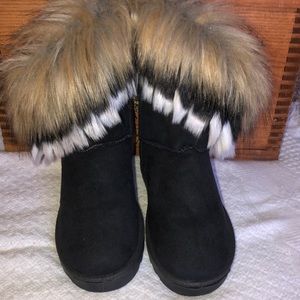 Fur boots